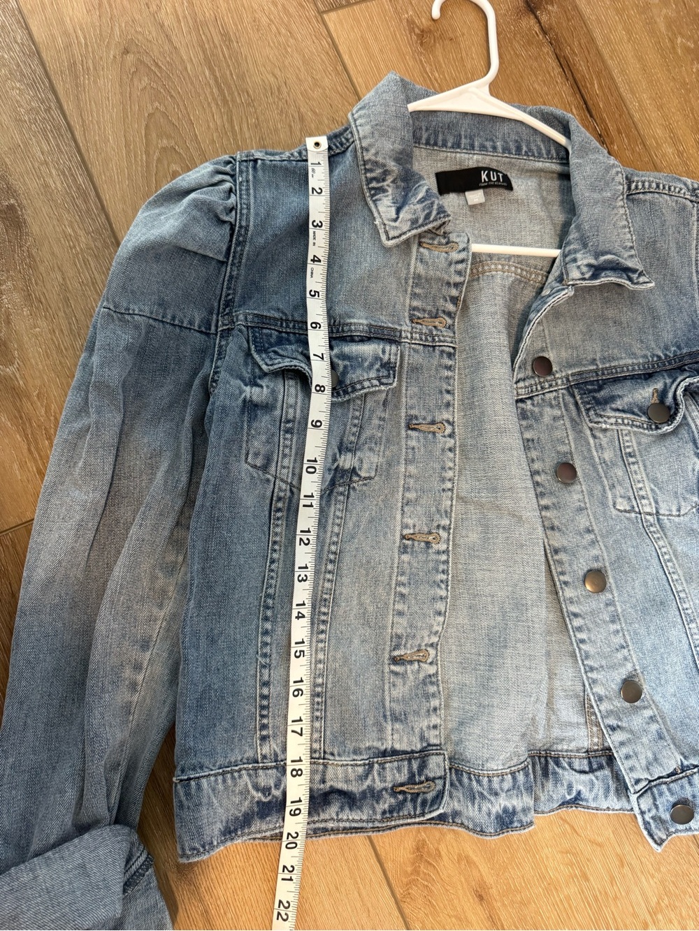 KUT from the Kloth light-wash denim jacket size Medium - Picture 7 of 9
